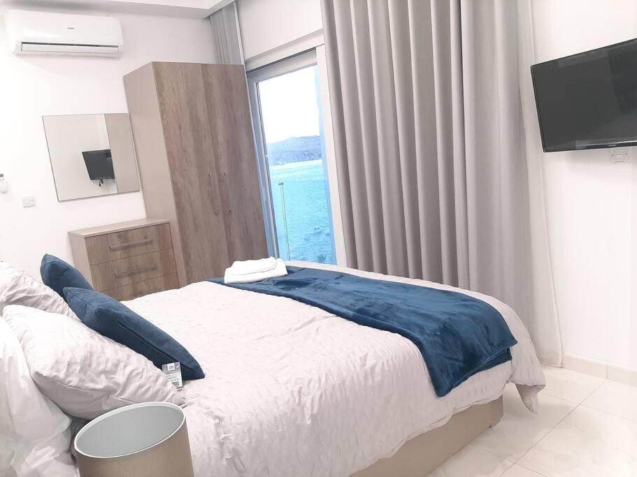 New Seafront Apartment - Spectacular Views St. Paul's Bay Exteriér fotografie