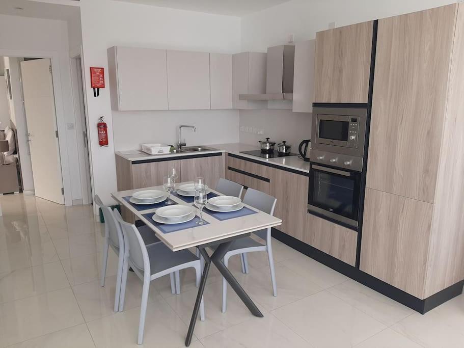 New Seafront Apartment - Spectacular Views St. Paul's Bay Exteriér fotografie